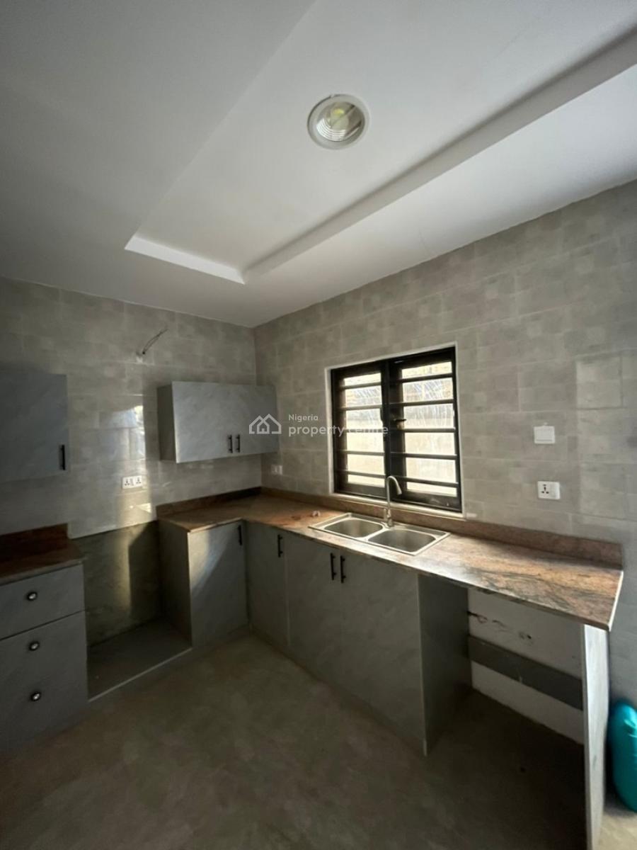 3 Bedroom Semi Detached Duplex, Olowora, Magodo, Lagos, Semi-detached Duplex for Sale