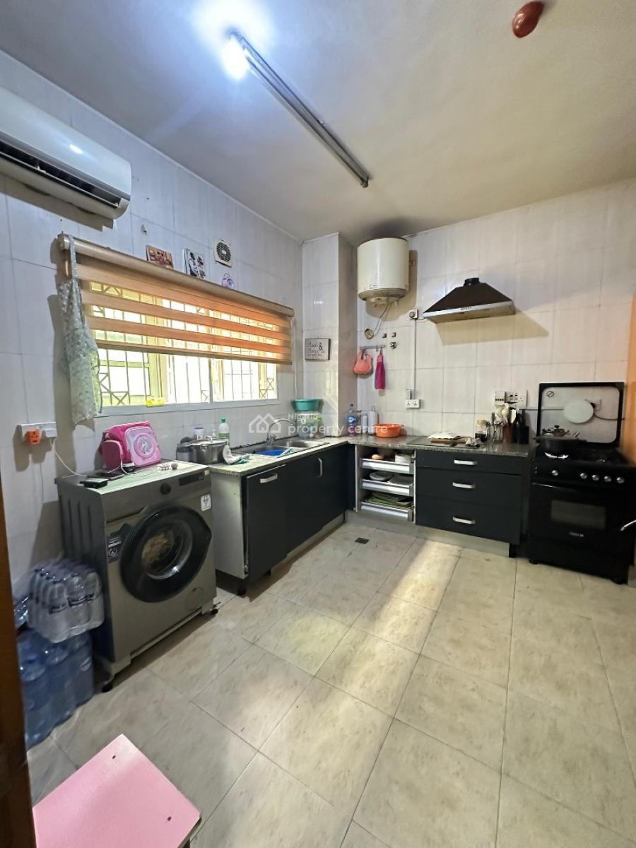 Spacious Luxury 3 Bedroom Apartment with in a Secure and Serene Environment, Lekki Phase 1, Lekki, Lagos, Flat / Apartment for Sale