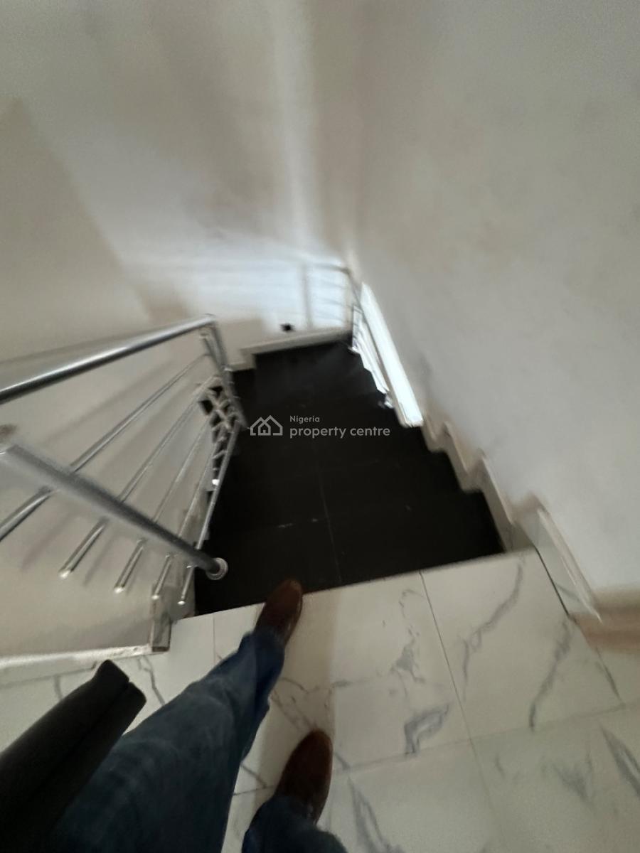 Distress Offer! Very Neat 4 Bedroom Duplex Semi-detached Duplex, Ikota Gra, Ajah, Lagos, Semi-detached Duplex for Sale