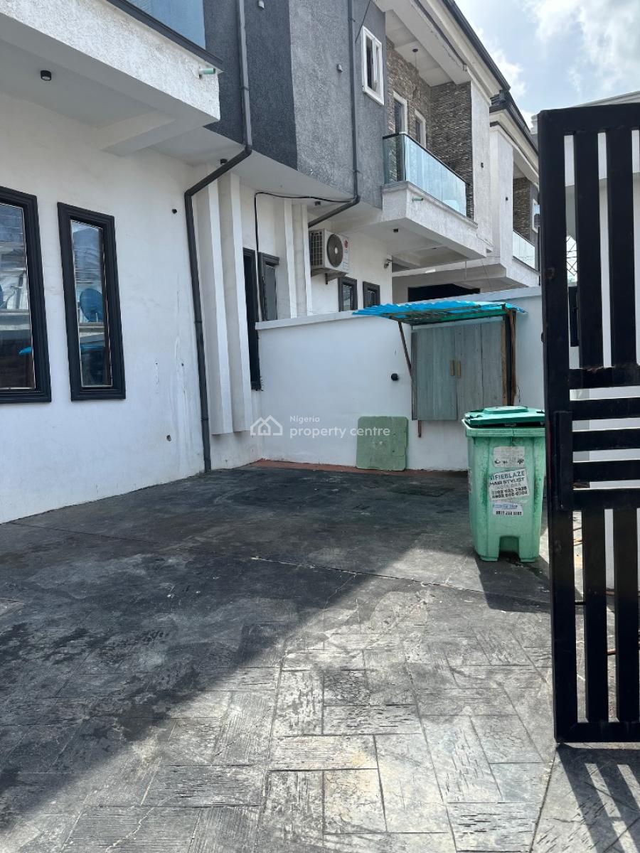 Distress Offer! Very Neat 4 Bedroom Duplex Semi-detached Duplex, Ikota Gra, Ajah, Lagos, Semi-detached Duplex for Sale