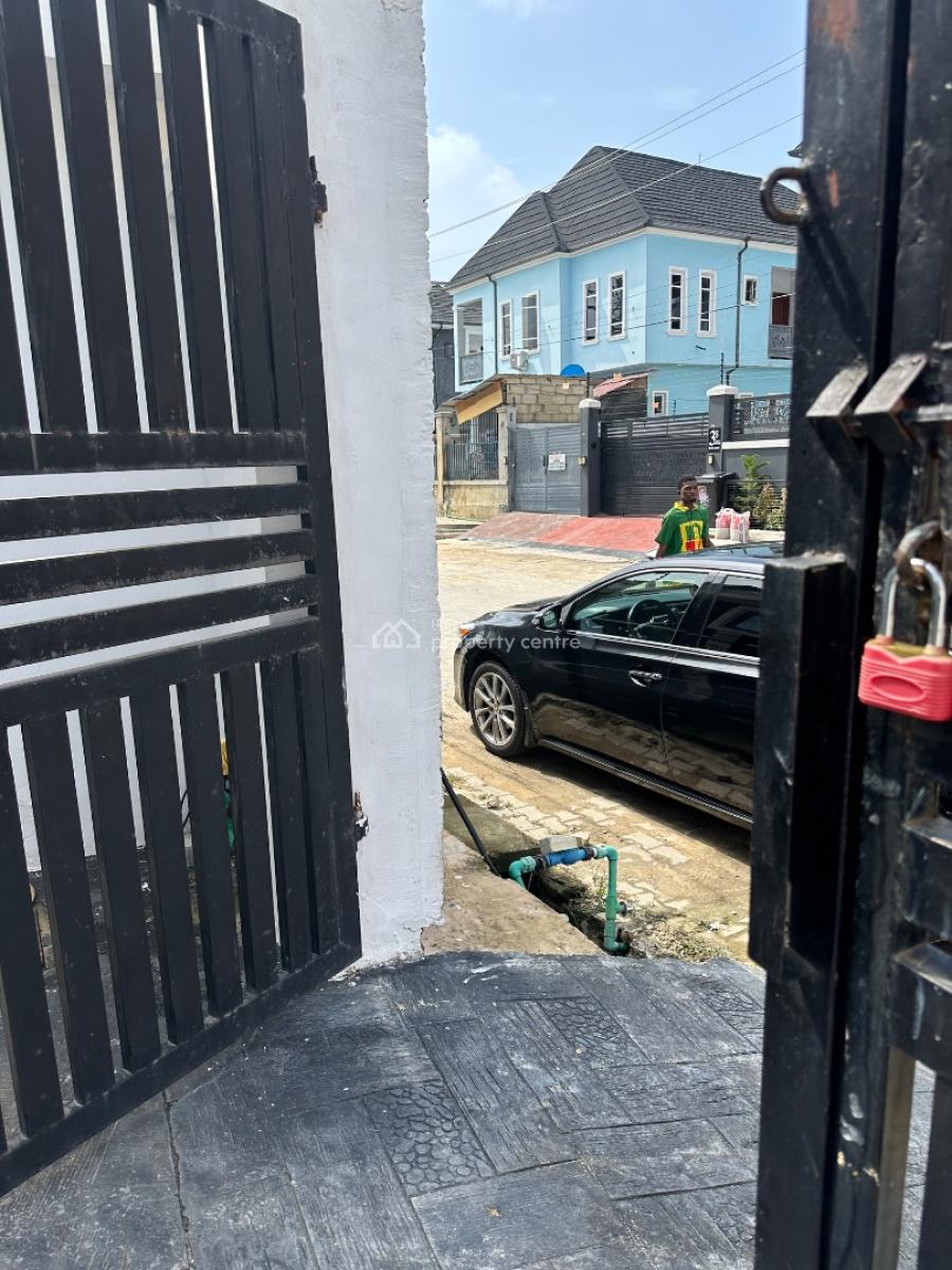 Distress Offer! Very Neat 4 Bedroom Duplex Semi-detached Duplex, Ikota Gra, Ajah, Lagos, Semi-detached Duplex for Sale