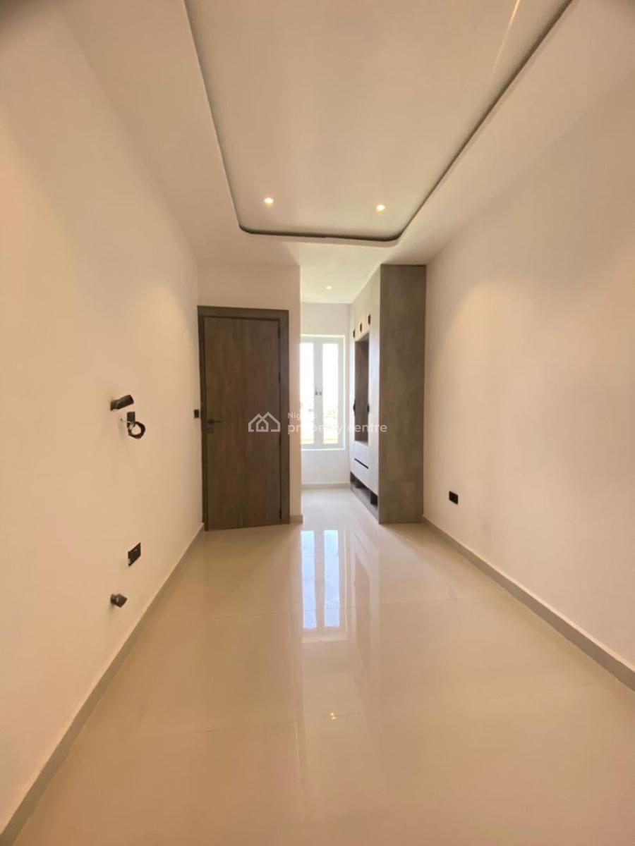 2 Bedroom Maisonette with Bq, Lekki Phase 1, Lekki, Lagos, Flat / Apartment for Sale