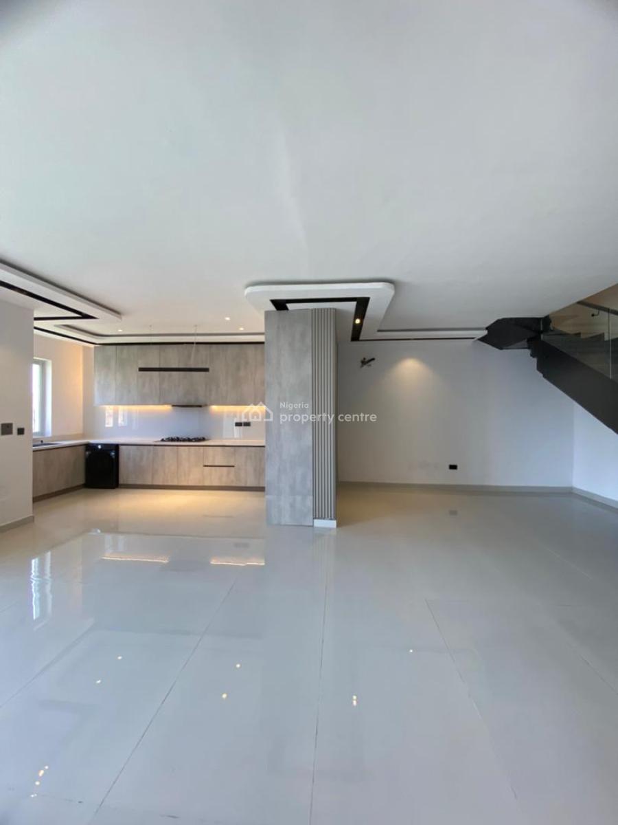 2 Bedroom Maisonette with Bq, Lekki Phase 1, Lekki, Lagos, Flat / Apartment for Sale