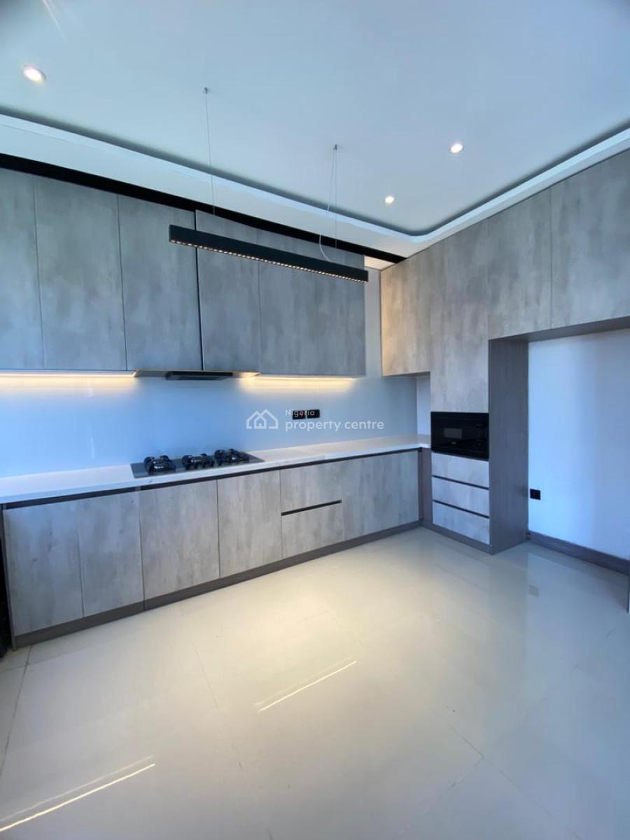 2 Bedroom Maisonette with Bq, Lekki Phase 1, Lekki, Lagos, Flat / Apartment for Sale