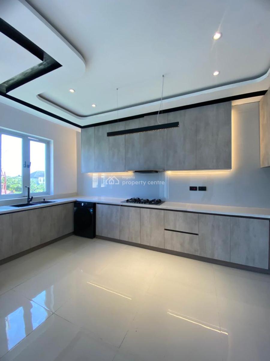 2 Bedroom Maisonette with Bq, Lekki Phase 1, Lekki, Lagos, Flat / Apartment for Sale