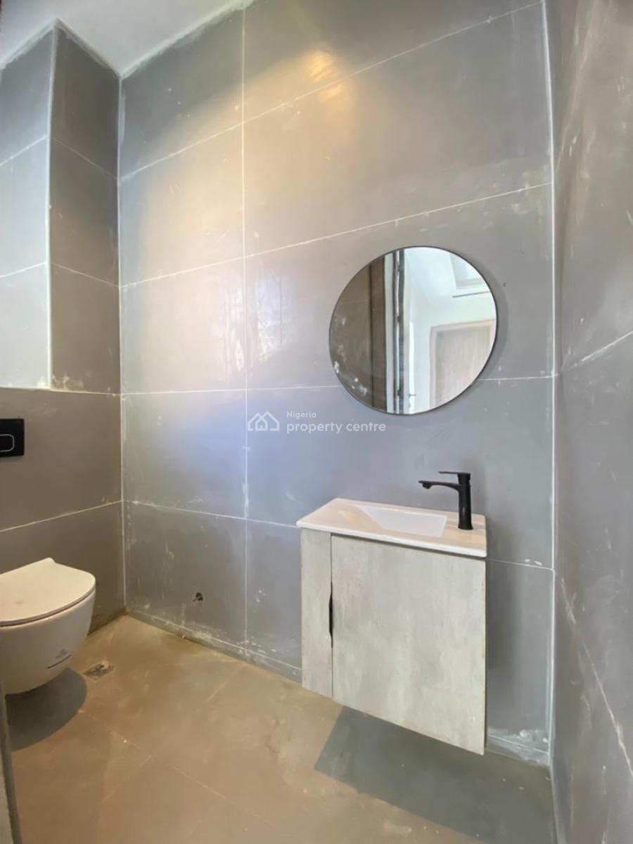 2 Bedroom Apartment, Lekki Phase 1, Lekki, Lagos, Flat / Apartment for Sale