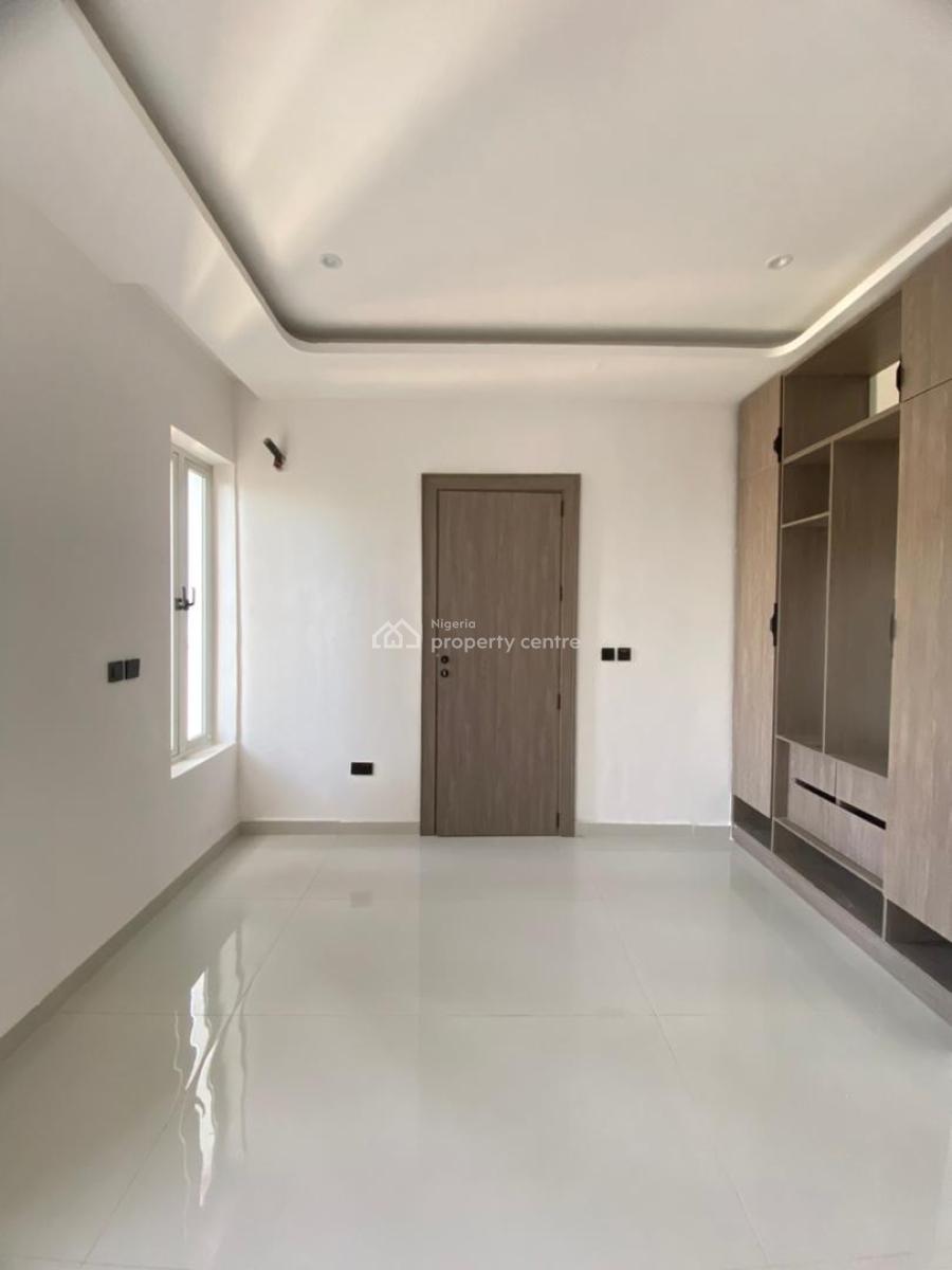 2 Bedroom Apartment, Lekki Phase 1, Lekki, Lagos, Flat / Apartment for Sale