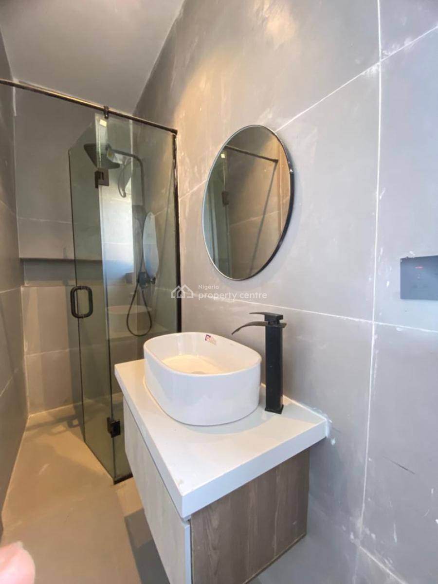 2 Bedroom Apartment, Lekki Phase 1, Lekki, Lagos, Flat / Apartment for Sale