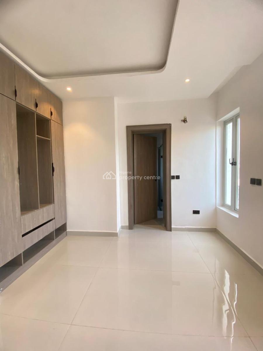 2 Bedroom Apartment, Lekki Phase 1, Lekki, Lagos, Flat / Apartment for Sale