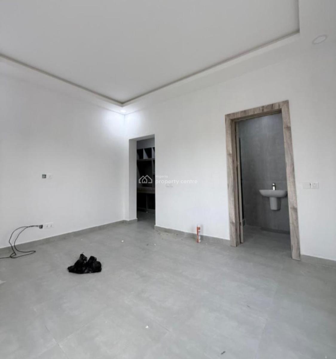 Fully Serviced 2 Bedroom Spacious Apartment with Swimming Pool, Lekki Phase 1, Lekki Phase 1, Lekki, Lagos, Flat / Apartment for Rent