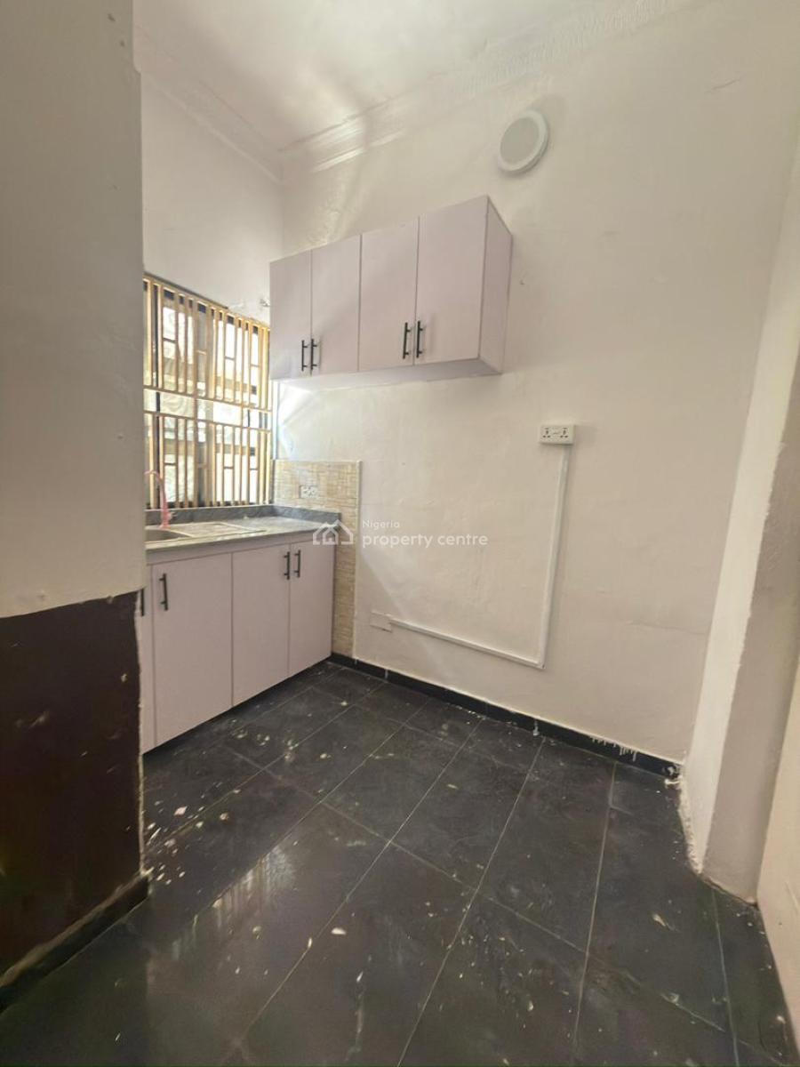 1 Bedroom Apartment, Lekki Phase 1, Lekki, Lagos, Mini Flat (room and Parlour) for Rent