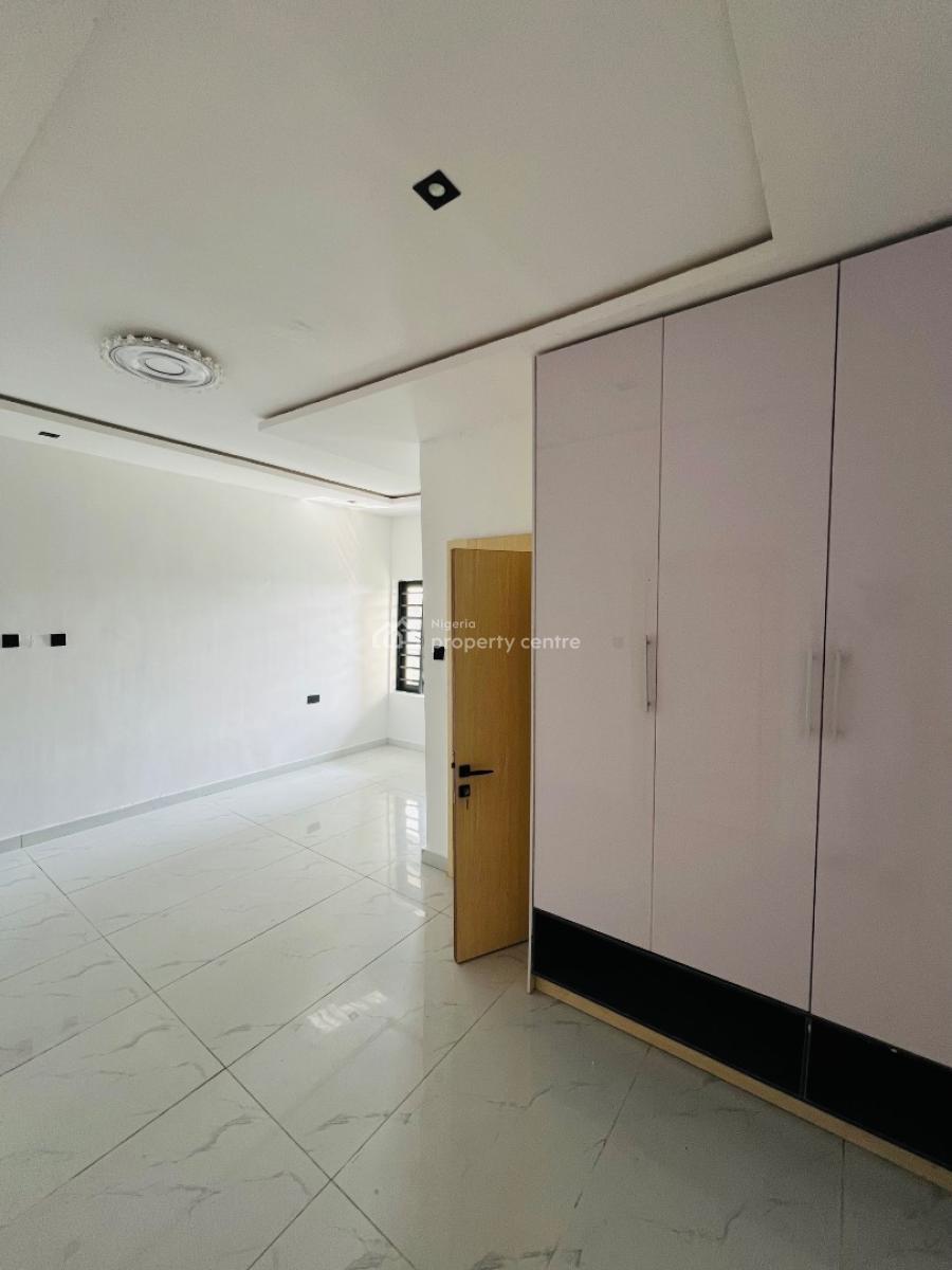 2/3 Bedroom Apartment  120/150 Million, Ikota, Lekki, Lagos, Flat / Apartment for Sale