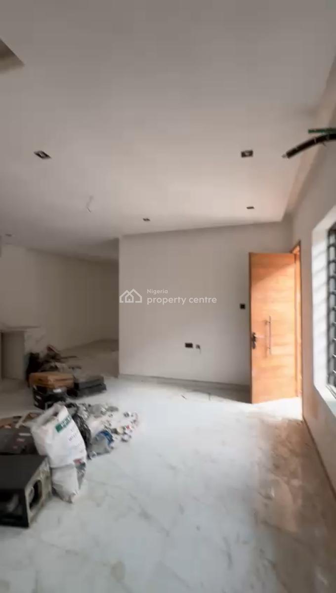 Standard 2 Bedroom Ensuite, Fola Agoro, Yaba, Lagos, Flat / Apartment for Rent