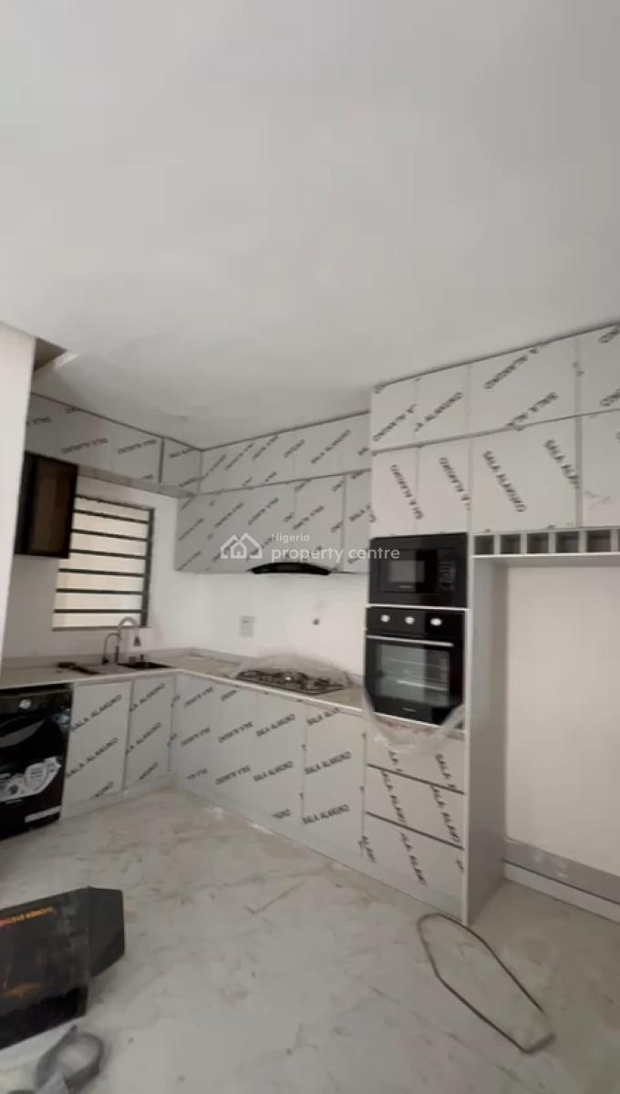 Standard 2 Bedroom Ensuite, Fola Agoro, Yaba, Lagos, Flat / Apartment for Rent