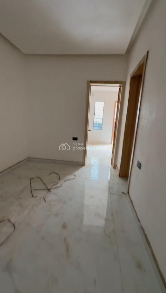 Standard 2 Bedroom Ensuite, Fola Agoro, Yaba, Lagos, Flat / Apartment for Rent