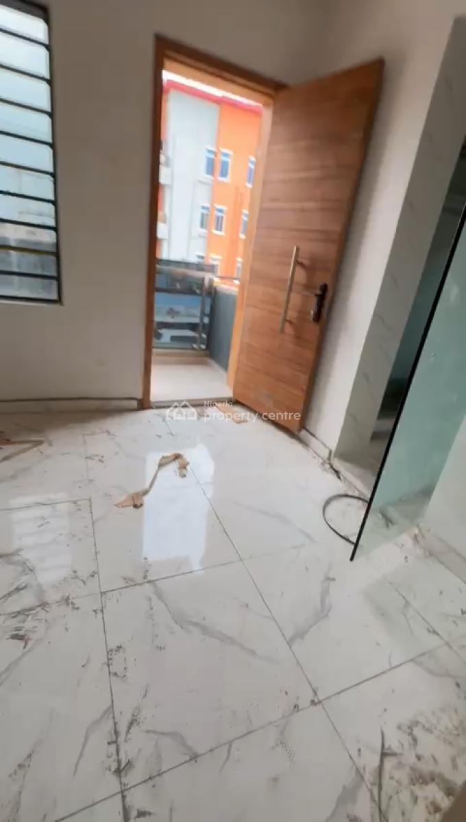 Standard 2 Bedroom Ensuite, Fola Agoro, Yaba, Lagos, Flat / Apartment for Rent