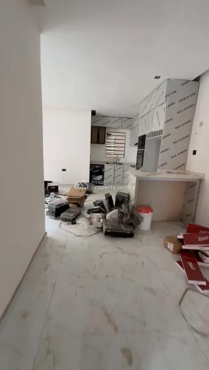 Standard 2 Bedroom Ensuite, Fola Agoro, Yaba, Lagos, Flat / Apartment for Rent