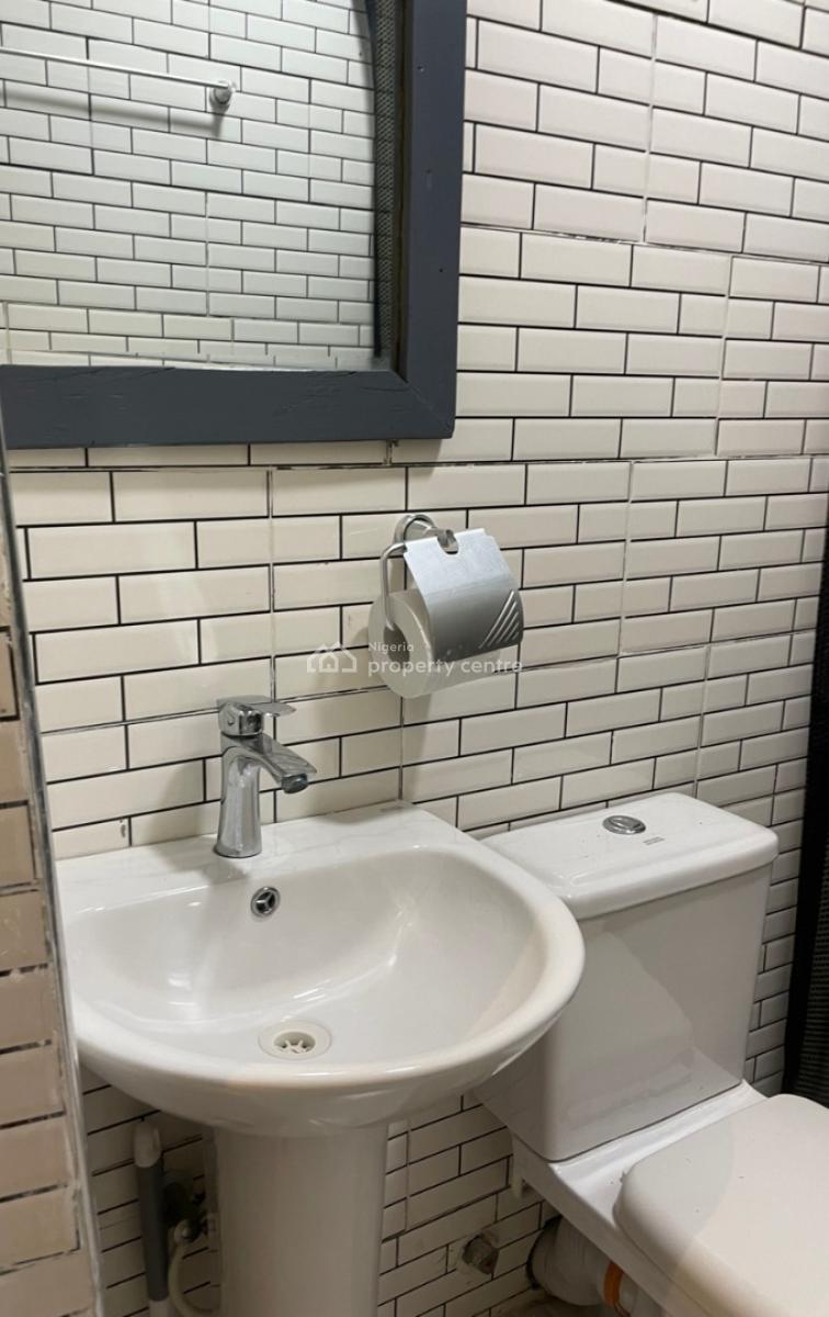 Well, Maintain 3bedroom Detached Bungalow, Abraham Adesanya Estate, Lekki, Lagos, Flat / Apartment for Rent