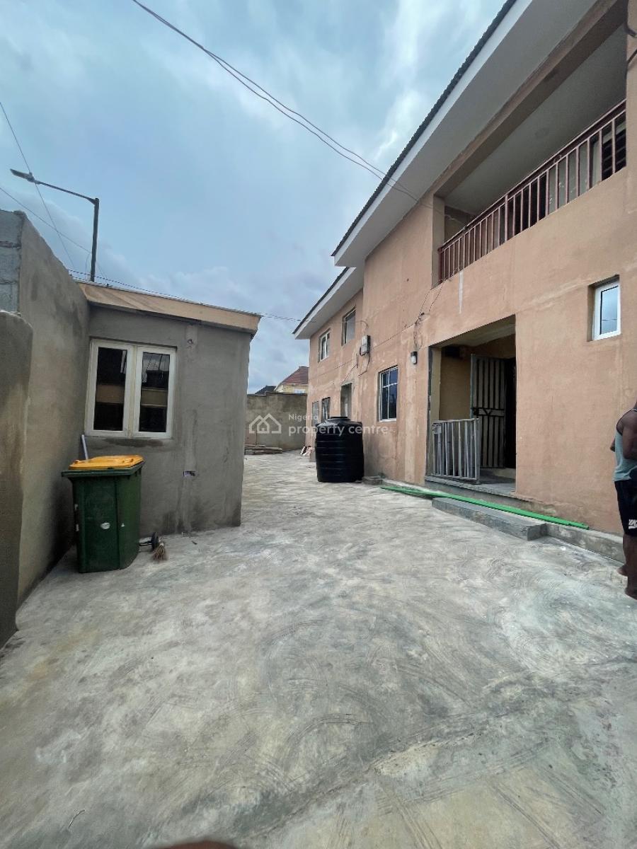 Renovated 2 Bedroom, Close to Omole Phase 1, Ojodu, Lagos, Flat / Apartment for Rent
