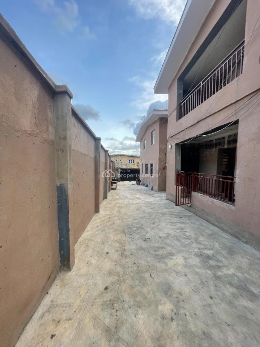 Renovated 2 Bedroom, Close to Omole Phase 1, Ojodu, Lagos, Flat / Apartment for Rent