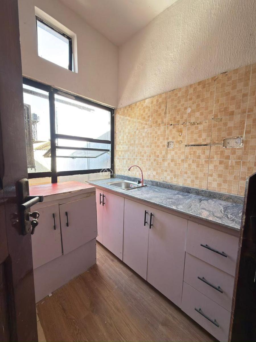 Selfcontain, Lekki Phase 1, Lekki, Lagos, Self Contain (single Rooms) for Rent