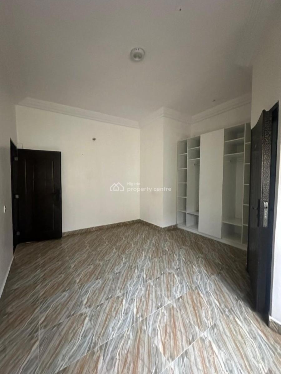 Spacious 3 Bedroom Apartment, Lekki Phase 1, Lekki, Lagos, Flat / Apartment for Rent