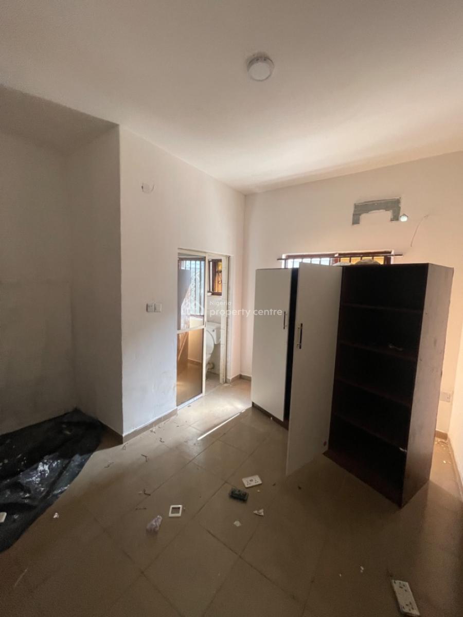 Sharp 1 Bedroom Mini Flat Available, Off Shoprite Road, Lekki Lagos, Osapa, Lekki, Lagos, Mini Flat (room and Parlour) for Rent