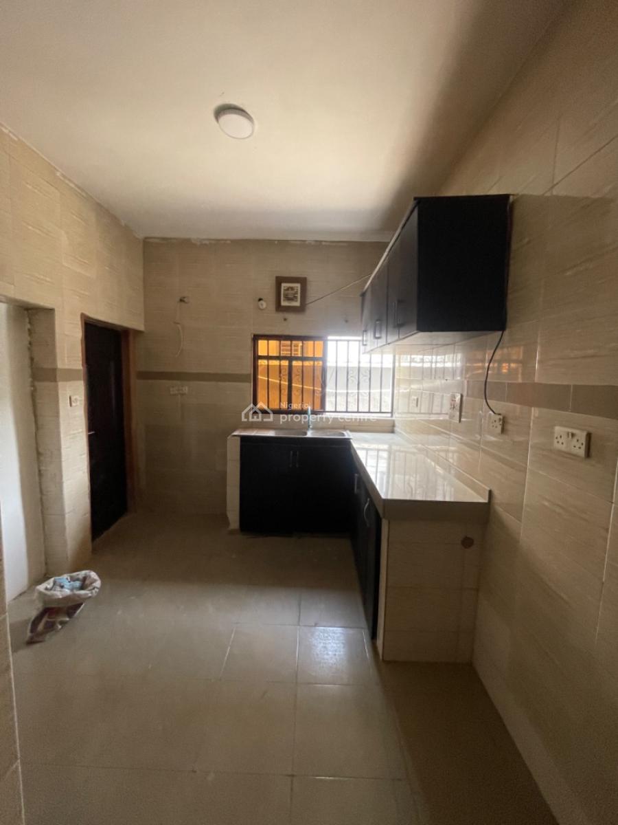 Sharp 1 Bedroom Mini Flat Available, Off Shoprite Road, Lekki Lagos, Osapa, Lekki, Lagos, Mini Flat (room and Parlour) for Rent