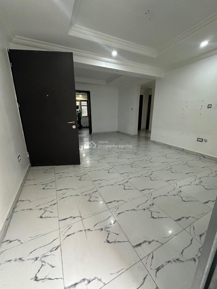 Specious Service 3bedroom Apartment, in a Secure Estate New Road Alpha Beach, Lekki, Lagos, Flat / Apartment for Rent