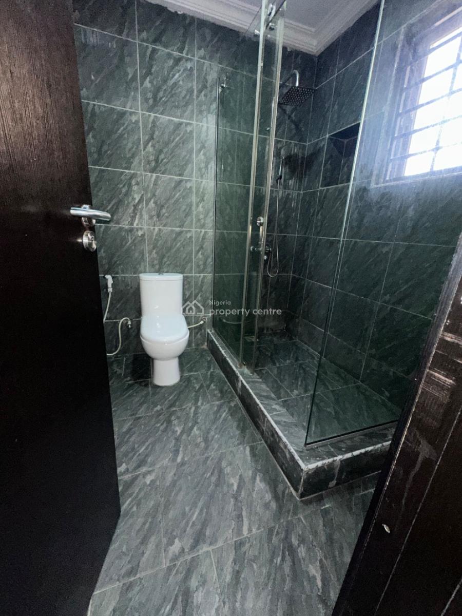 Specious Service 3bedroom Apartment, in a Secure Estate New Road Alpha Beach, Lekki, Lagos, Flat / Apartment for Rent