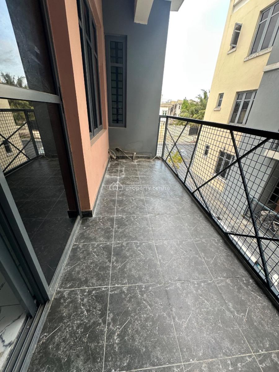 Specious Service 3bedroom Apartment, in a Secure Estate New Road Alpha Beach, Lekki, Lagos, Flat / Apartment for Rent