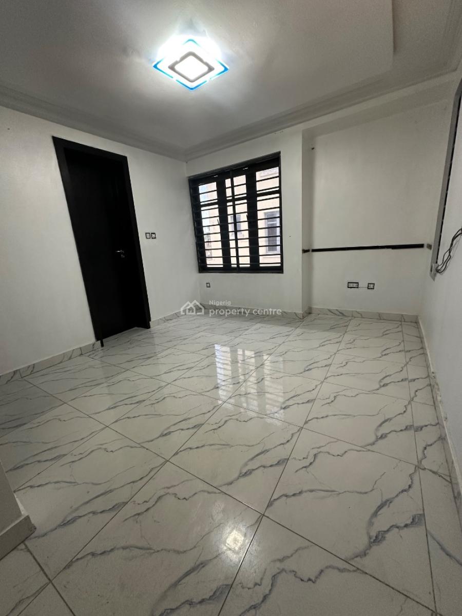 Specious Service 3bedroom Apartment, in a Secure Estate New Road Alpha Beach, Lekki, Lagos, Flat / Apartment for Rent