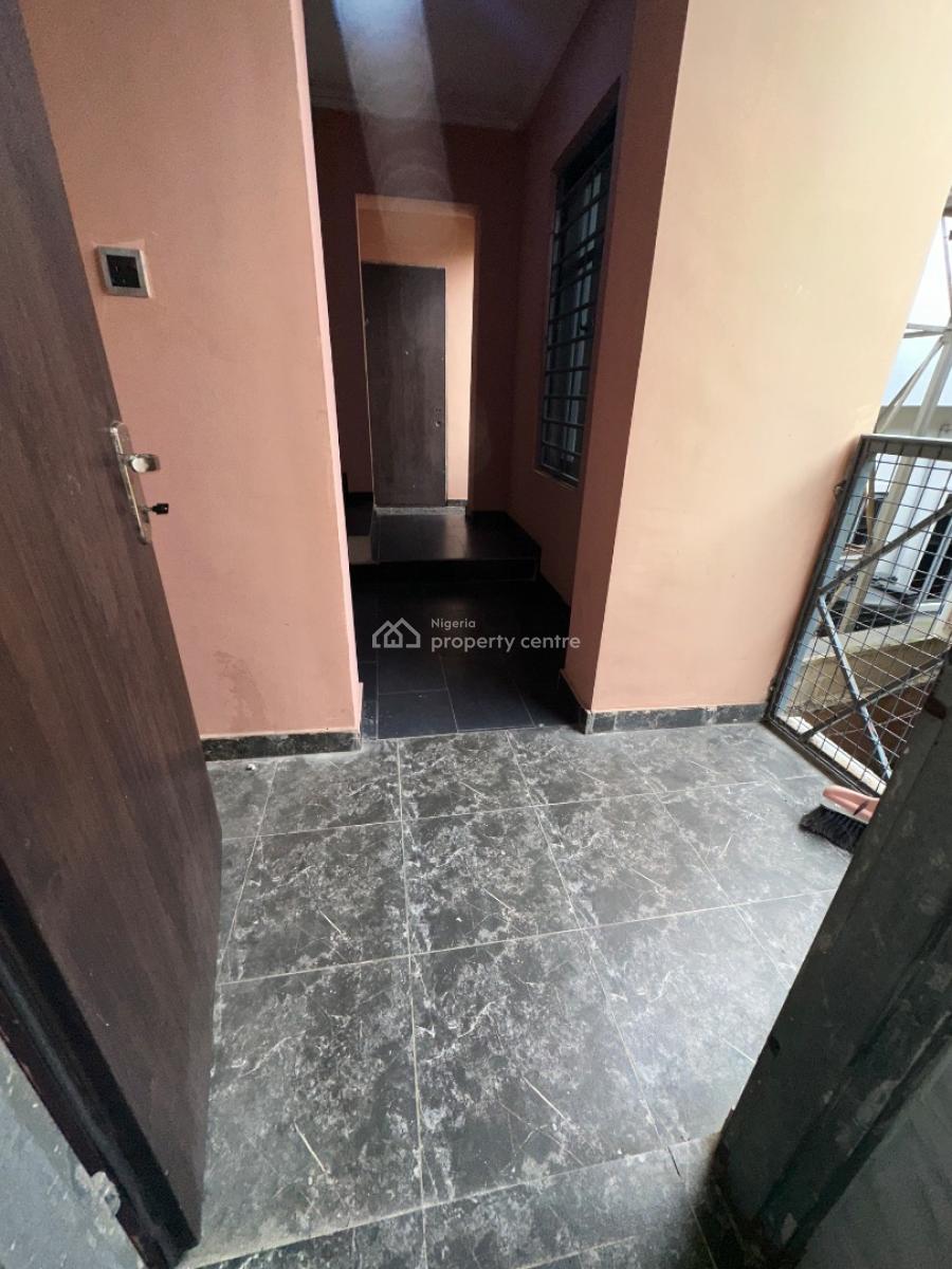 Specious Service 3bedroom Apartment, in a Secure Estate New Road Alpha Beach, Lekki, Lagos, Flat / Apartment for Rent