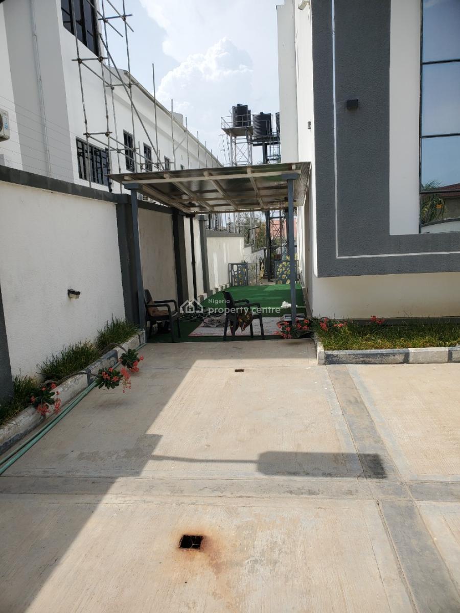 Luxury & Massive  6-bedroom Fully Detached & 2 Bq, Guzape District, Abuja, Detached Duplex for Rent