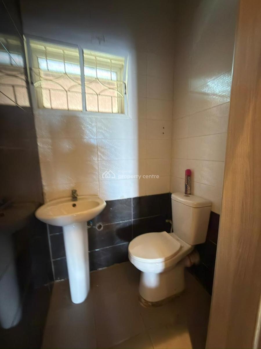 Upstairs Shop Space Premium Commercial Unit, Lekki Phase 1, Lekki, Lagos, Shop for Rent