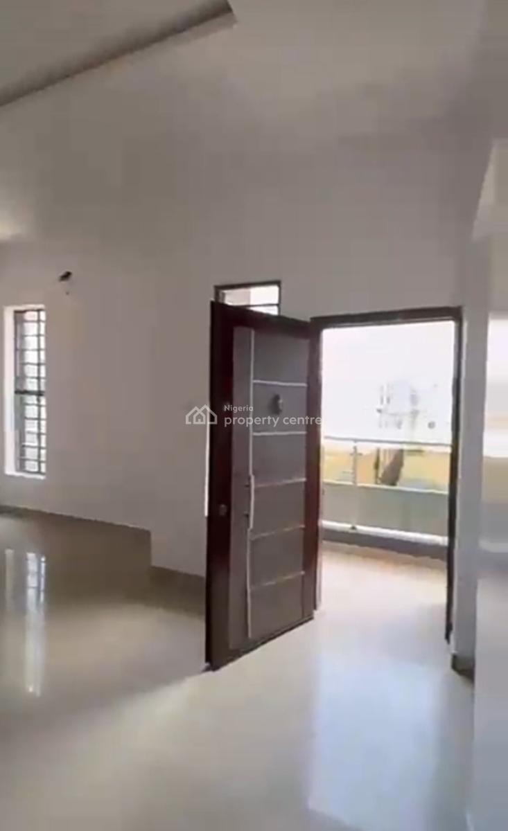 Massive Master Bedroom with Mini Parlor { Video}, Ikota Villa Estate, Ikota, Lekki, Lagos, Mini Flat (room and Parlour) for Rent