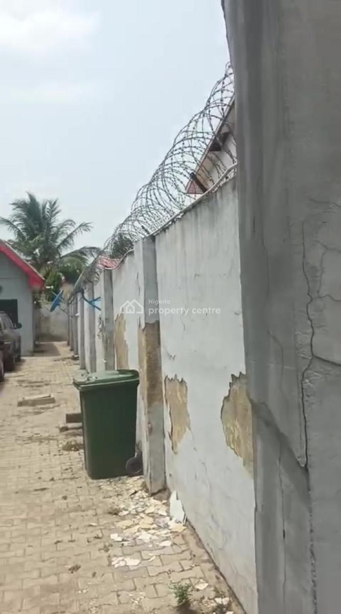 Prime Commercial Property Along The Road -- Gwarinpa, Abuja, 7th Avenue, Gwarinpa, Abuja, Semi-detached Duplex for Sale