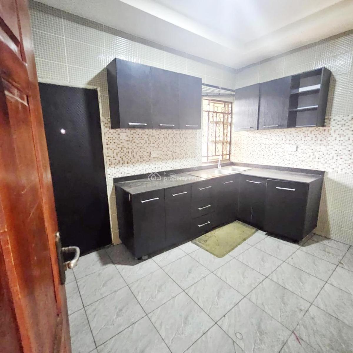 Luxury & Decent 3-bedroom Apartment, Gra Phase 2, Magodo, Lagos, Flat / Apartment for Rent