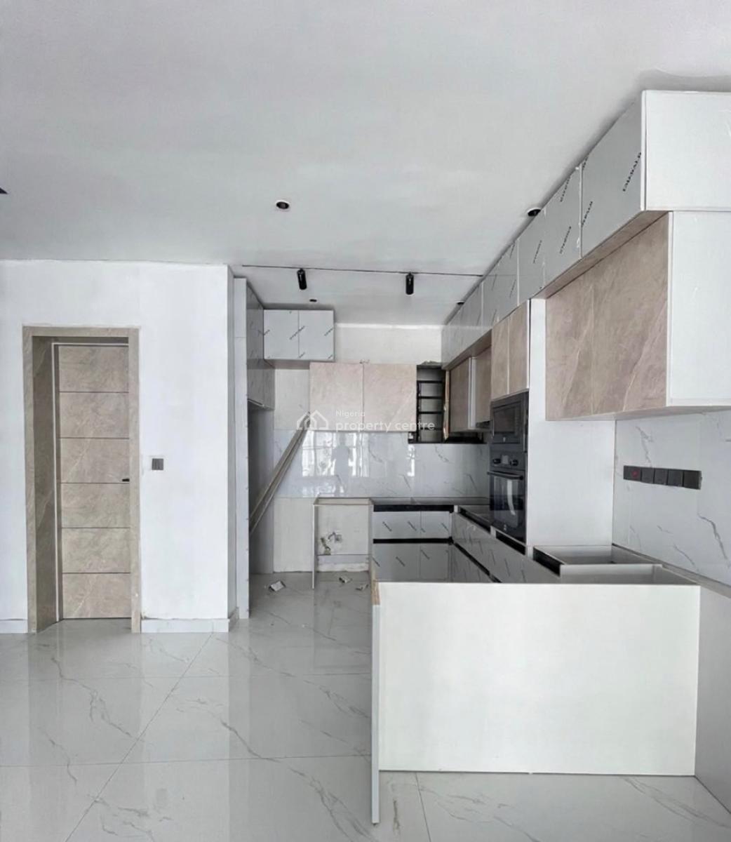 Lovely 3 Bedroom Apartment with Swimming Pool, Lekki Phase 1, Lekki Phase 1, Lekki, Lagos, Block of Flats for Sale