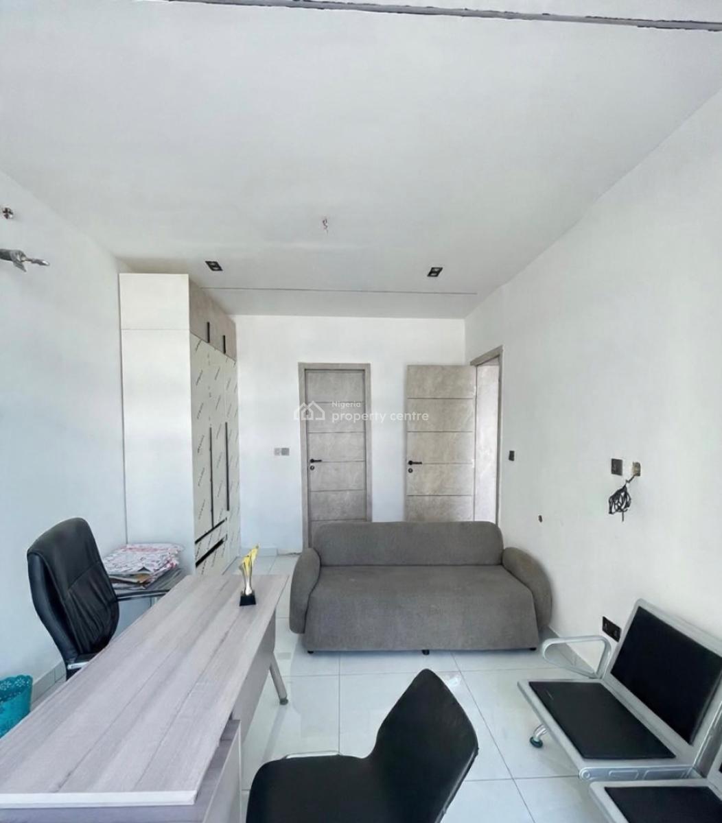 Lovely 3 Bedroom Apartment with Swimming Pool, Lekki Phase 1, Lekki Phase 1, Lekki, Lagos, Block of Flats for Sale