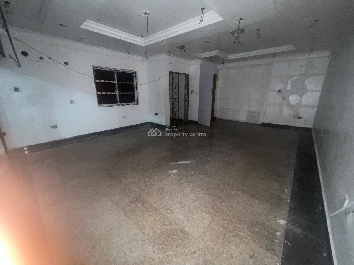 Shop Space Ground Floor Facing The Road at Lekki Phase 1, Lekki Phase 1 Lekki Lagos, Lekki Phase 1, Lekki, Lagos, Shop for Rent
