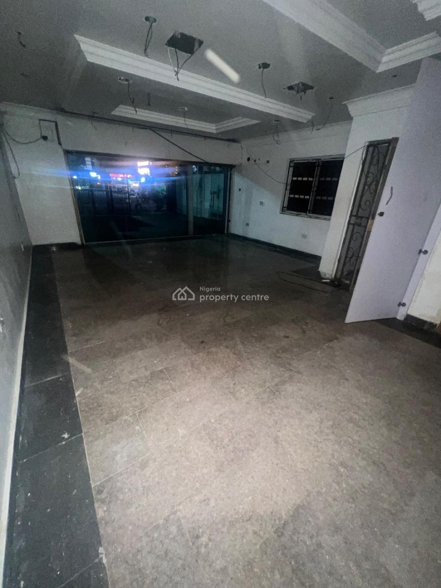 Shop Space Ground Floor Facing The Road at Lekki Phase 1, Lekki Phase 1 Lekki Lagos, Lekki Phase 1, Lekki, Lagos, Shop for Rent