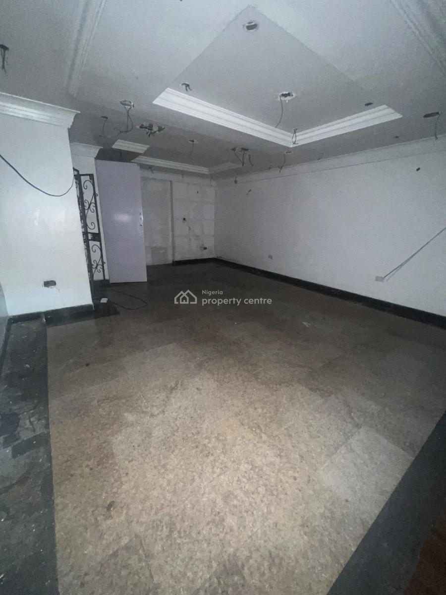 Shop Space Ground Floor Facing The Road at Lekki Phase 1, Lekki Phase 1 Lekki Lagos, Lekki Phase 1, Lekki, Lagos, Shop for Rent