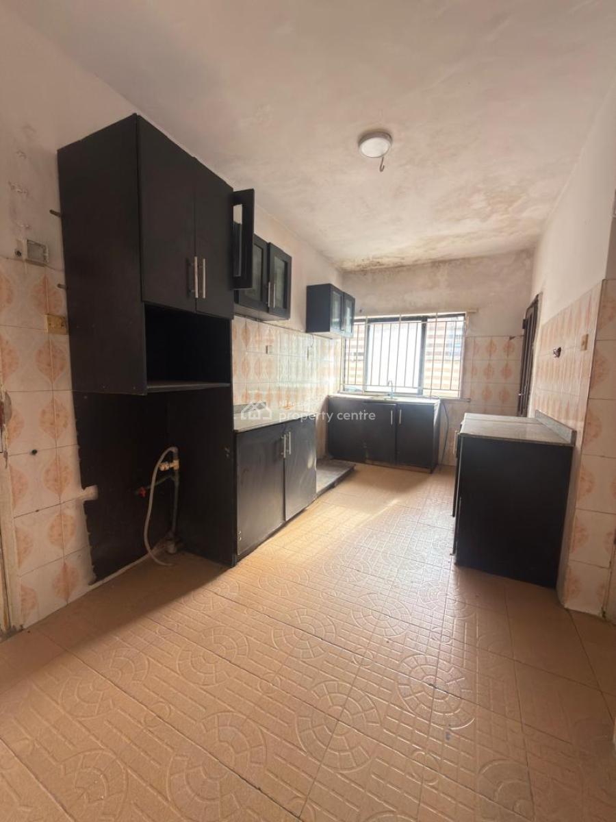 Pacious 3 Bedroom Ground Floor Apartment, Lekki Phase 1, Lekki, Lagos, Flat / Apartment for Rent