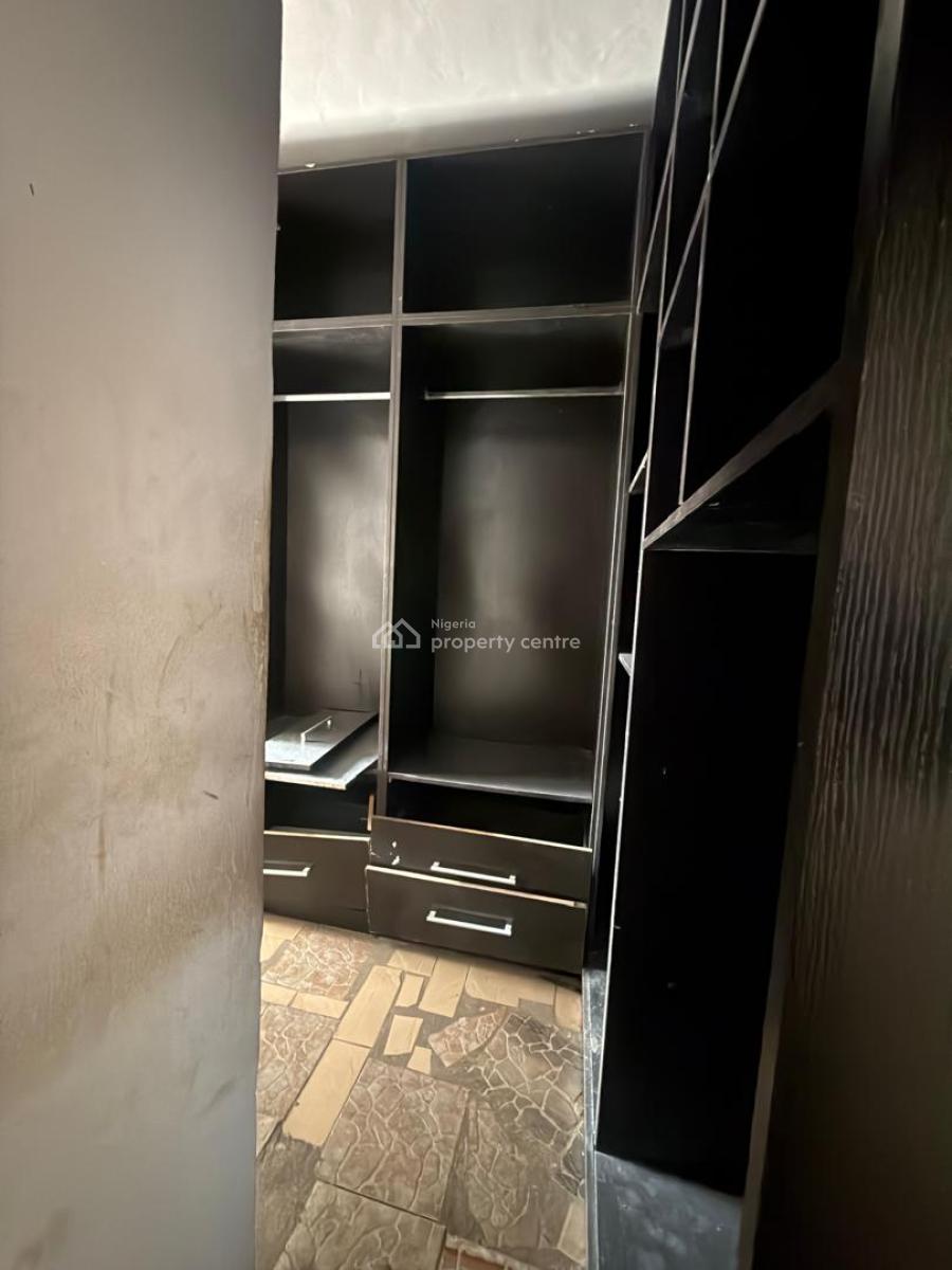 Pacious 3 Bedroom Ground Floor Apartment, Lekki Phase 1, Lekki, Lagos, Flat / Apartment for Rent