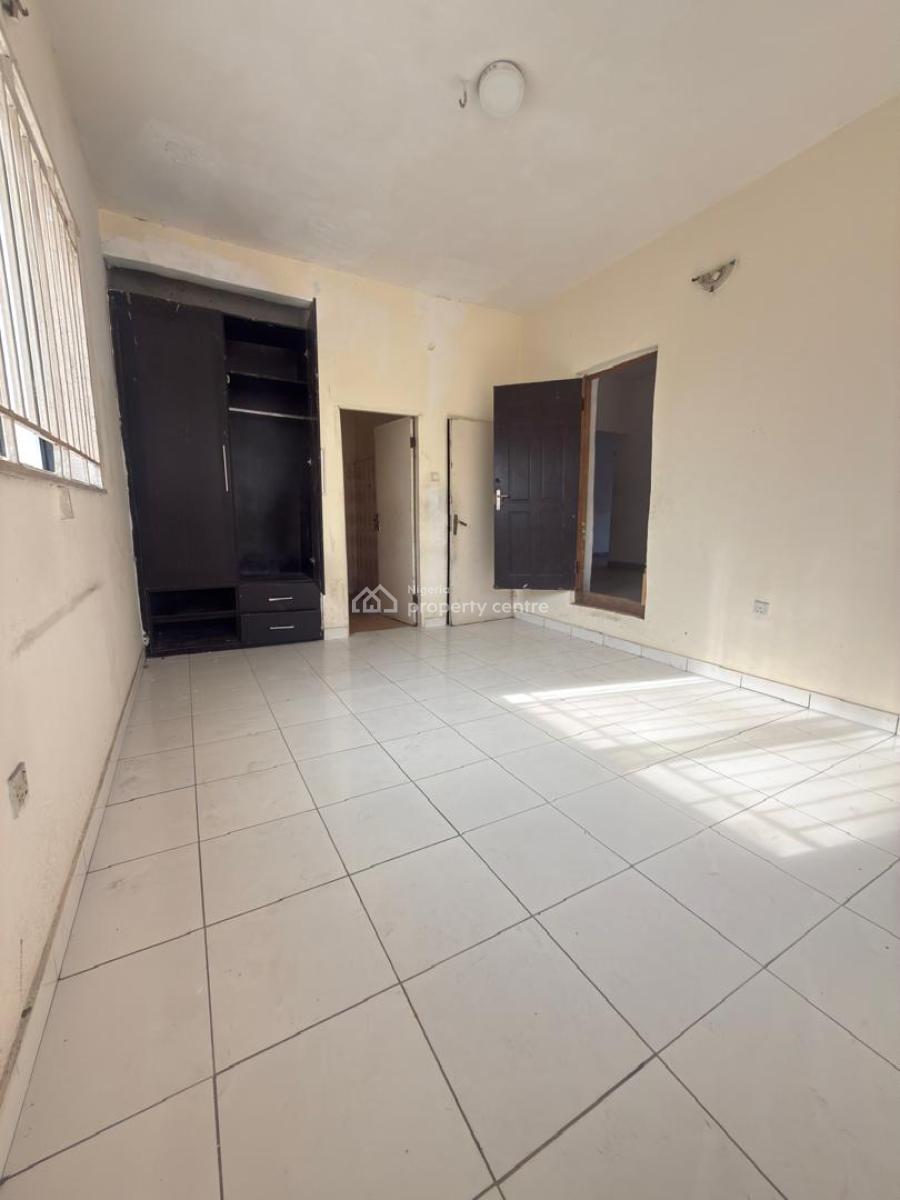 Pacious 3 Bedroom Ground Floor Apartment, Lekki Phase 1, Lekki, Lagos, Flat / Apartment for Rent