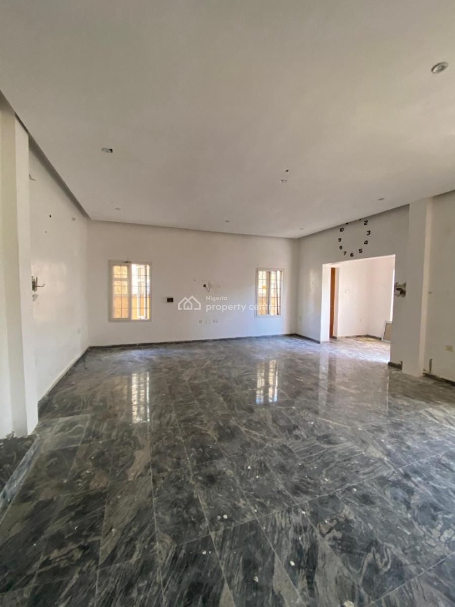 5 Bedroom Commercial Property for Lease, Lekki Phase 1, Lekki, Lagos, Commercial Property for Rent