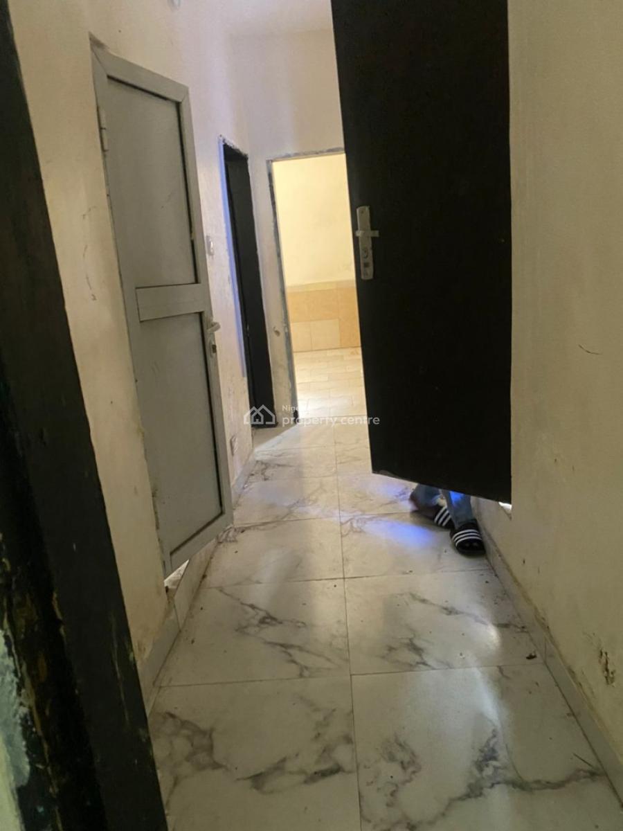 One Bedroom Boys Quarters Apartment with Two Toilets, Off Admiralty Way, Lekki Phase 1, Lekki, Lagos, Mini Flat (room and Parlour) for Rent