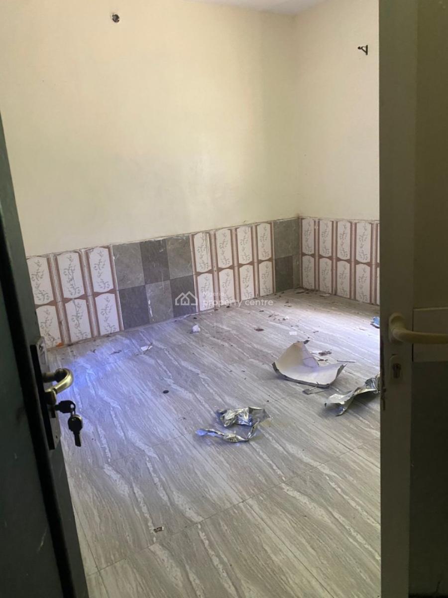 One Bedroom Boys Quarters Apartment with Two Toilets, Off Admiralty Way, Lekki Phase 1, Lekki, Lagos, Mini Flat (room and Parlour) for Rent