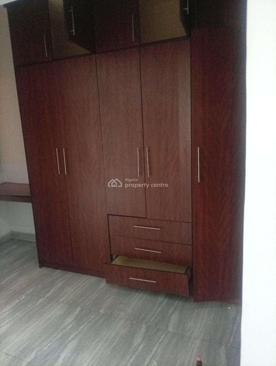 Sharp and Clean 2 Bedroom Flat, Guzape District, Abuja, Flat / Apartment for Rent